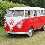Buzzing: de VW hippiebus bestaat 75 jaar!