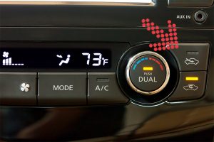 Dashboard auto met Airconditioning circulatiestanden 